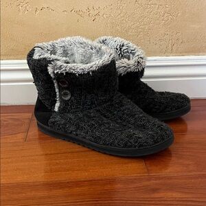 Cozy Dearfoams Boot Slippers Size 9-10